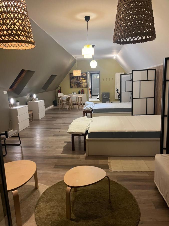 Gite Et Chambre D'Hote Gussignies Luaran gambar