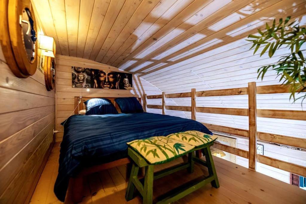 Gite Et Chambre D'Hote Gussignies Luaran gambar